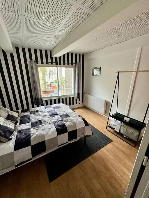 Experience Cinema Immersif Dans Appartement Renove Pres De Montmartre Paris Apartment