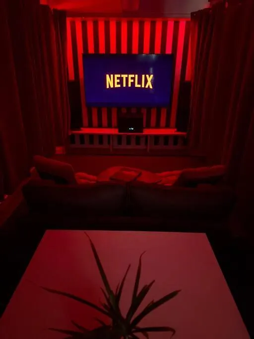 Apartment Experience Cinema Immersif Dans Appartement Renove Pres De Montmartre Paris
