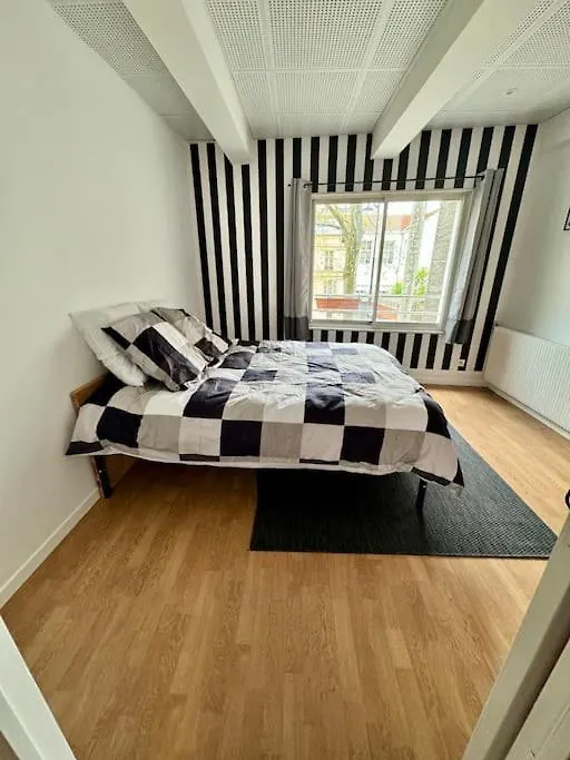 Experience Cinema Immersif Dans Appartement Renove Pres De Montmartre Paris Apartment